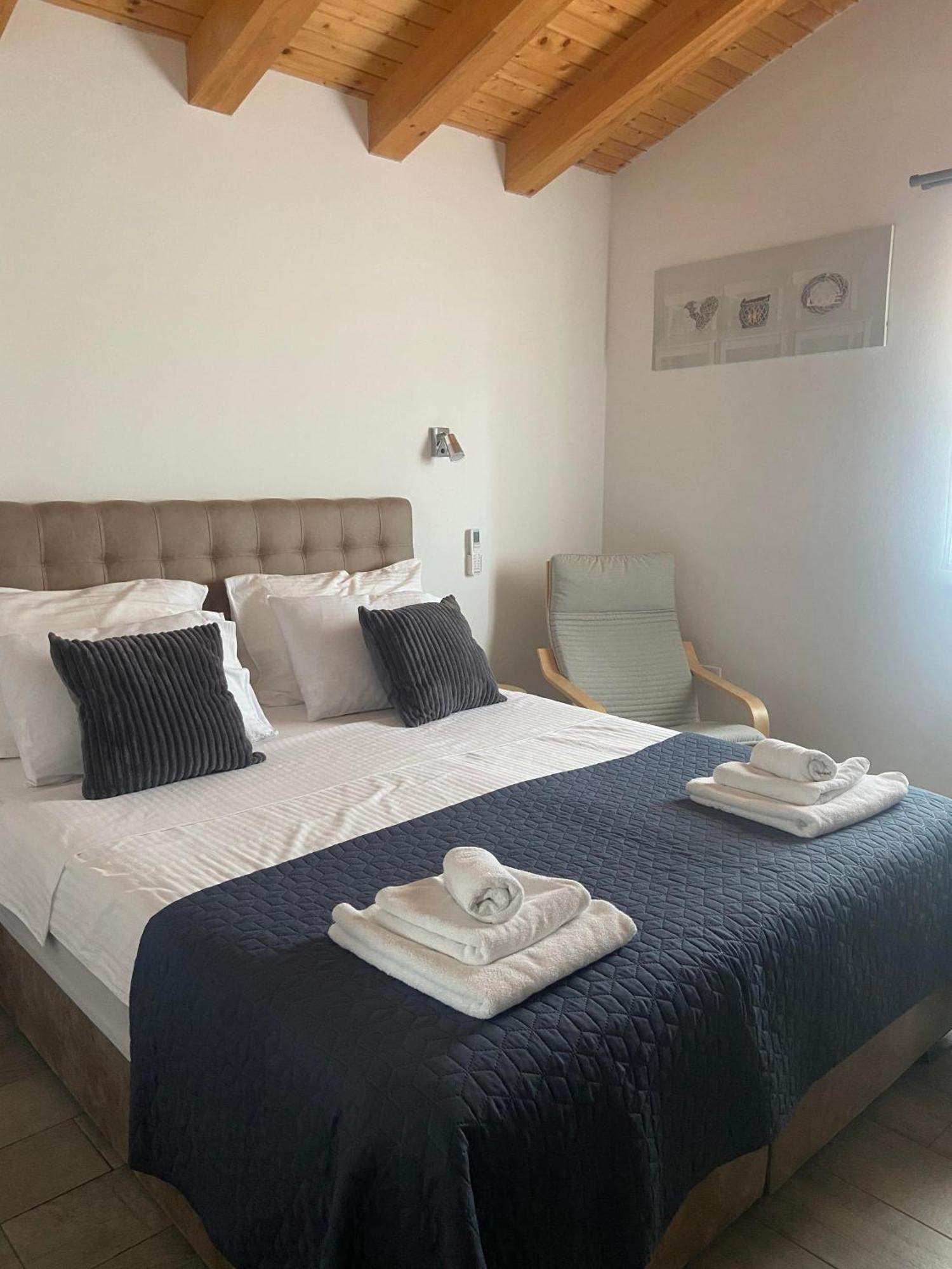 Villa Silver Novigrad With Private Pool Exterior photo