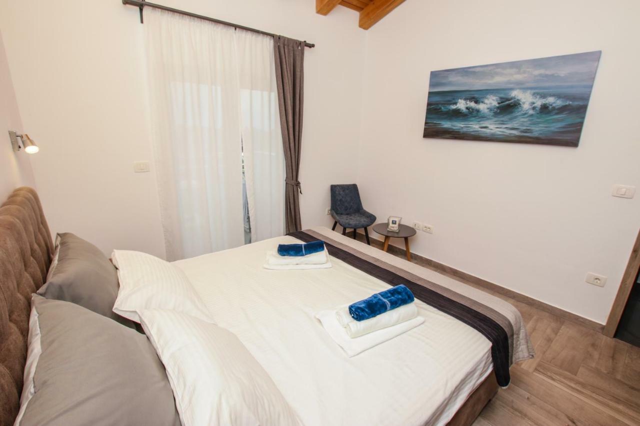 Villa Silver Novigrad With Private Pool Exterior photo